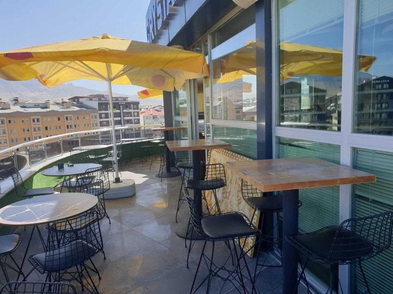 Crystall Hotel image
