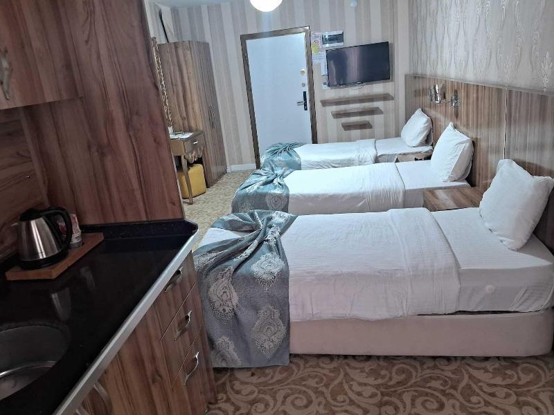 Crystall Hotel image