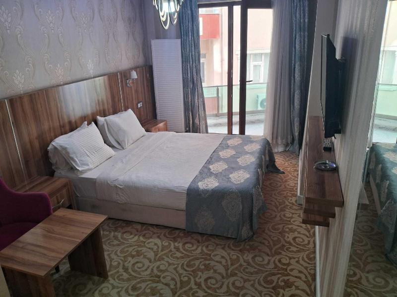 Crystall Hotel image