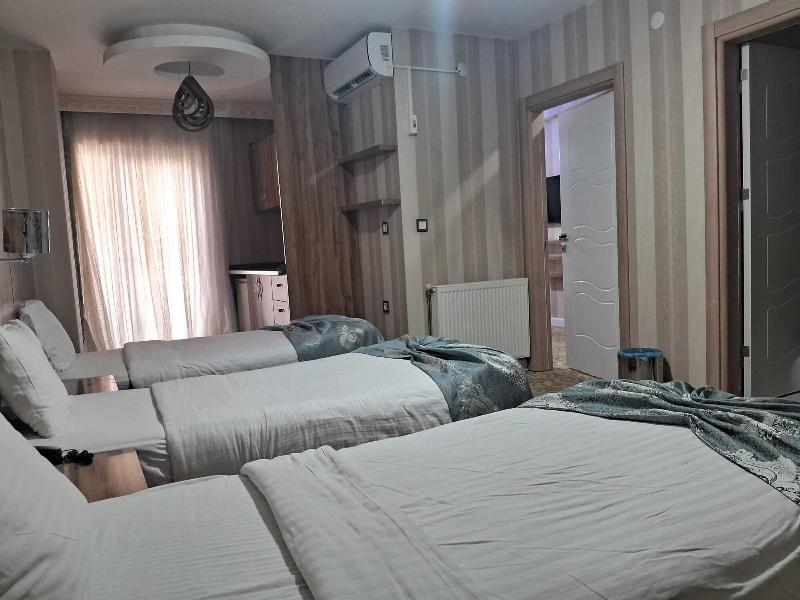 Crystall Hotel image