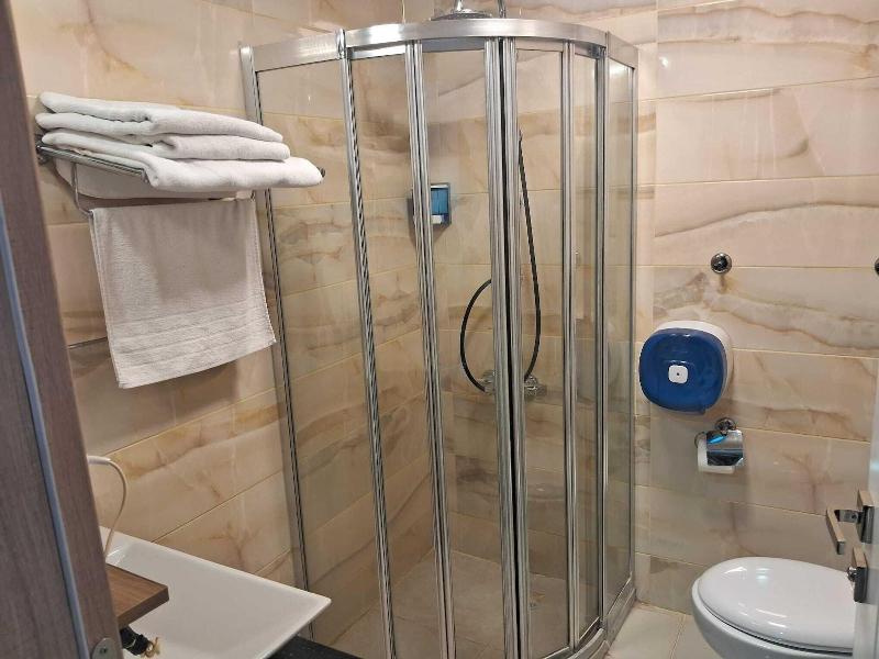 Crystall Hotel image