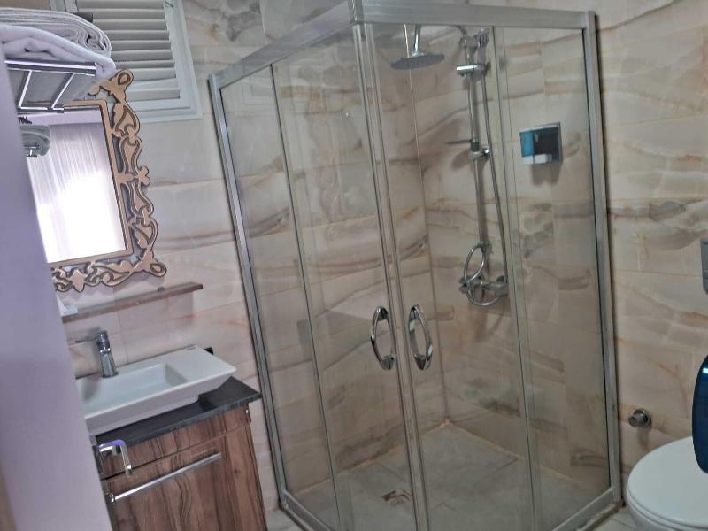 Crystall Hotel image