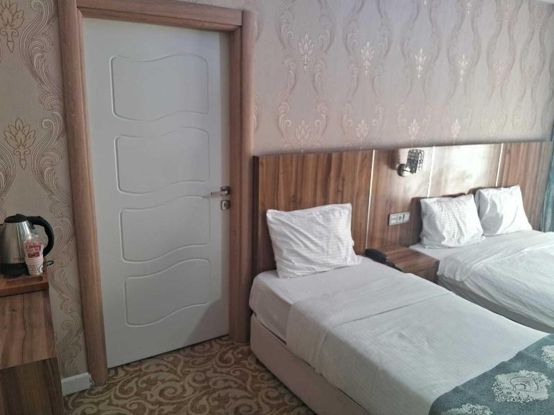 Crystall Hotel image