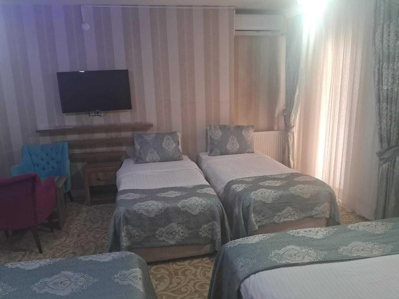 Crystall Hotel image