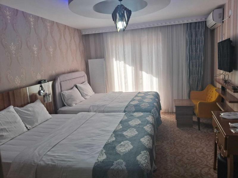Crystall Hotel image