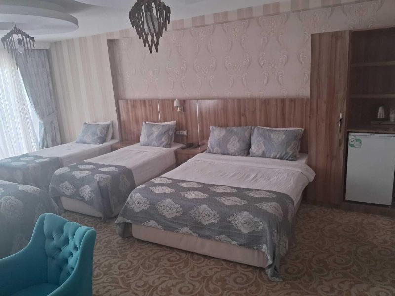 Crystall Hotel image