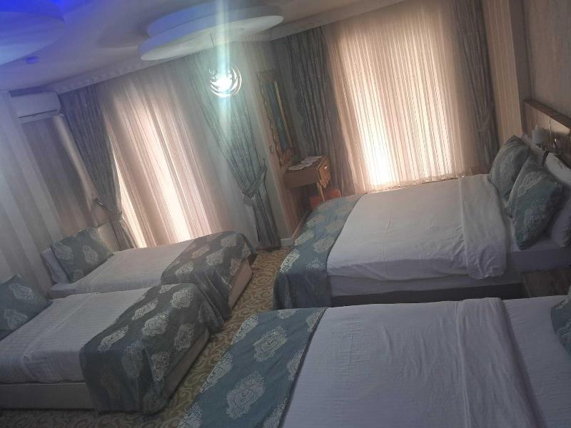 Crystall Hotel image