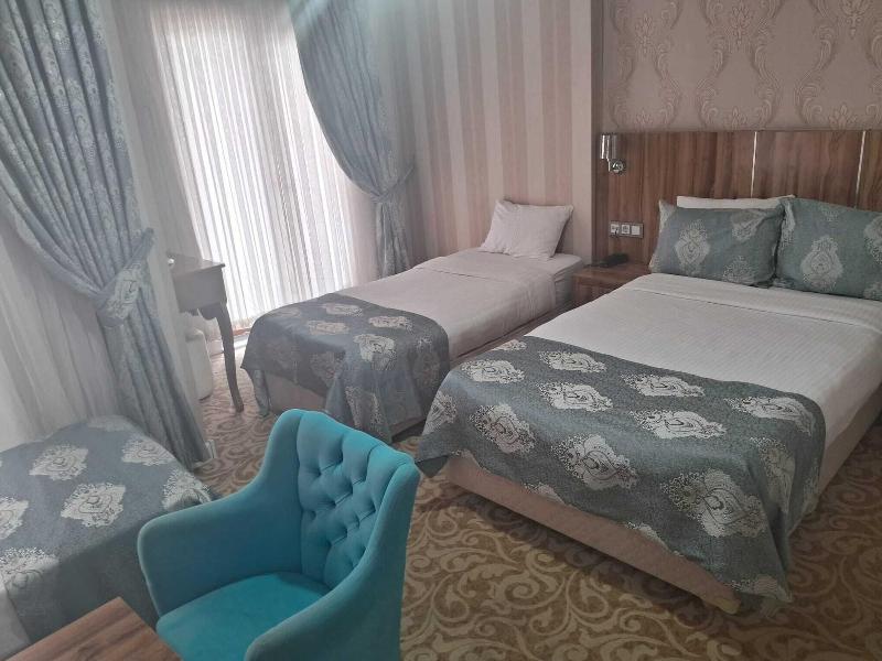 Crystall Hotel image