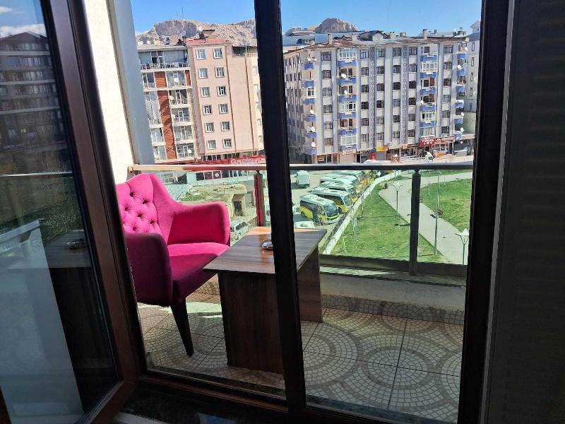 Crystall Hotel image