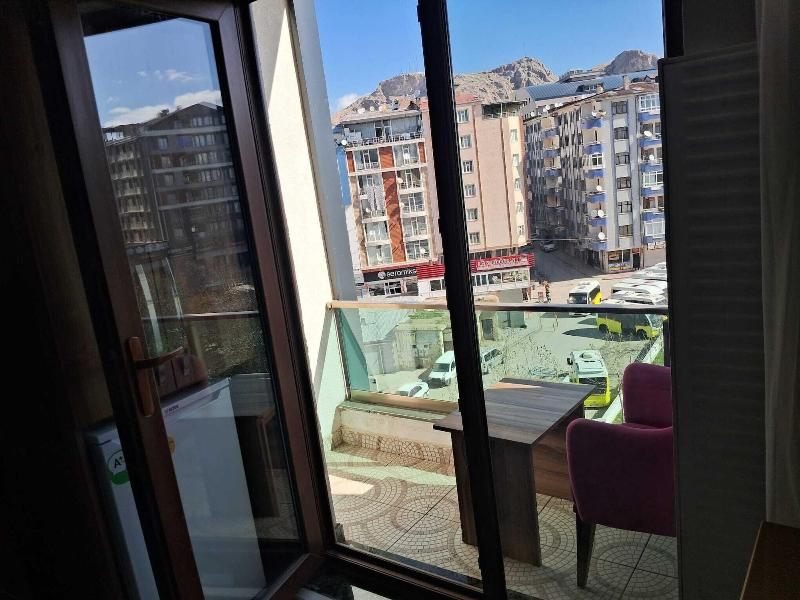 Crystall Hotel image