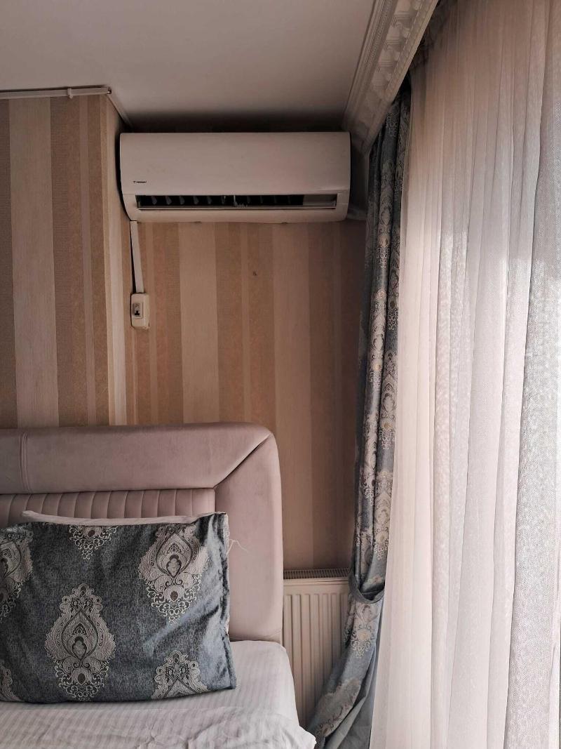 Crystall Hotel image