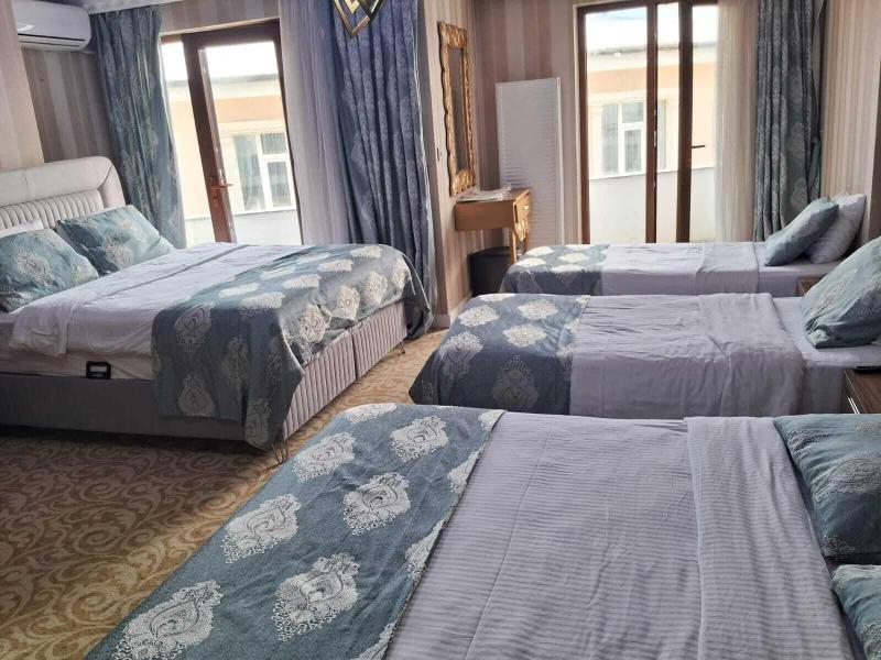 Crystall Hotel image