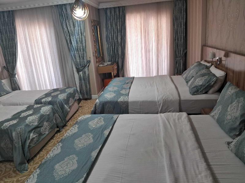 Crystall Hotel image