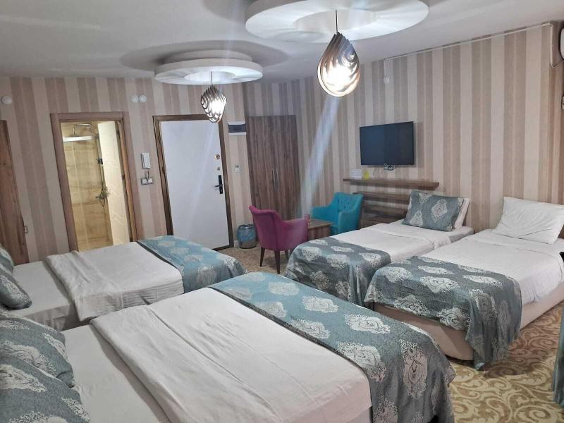Crystall Hotel image