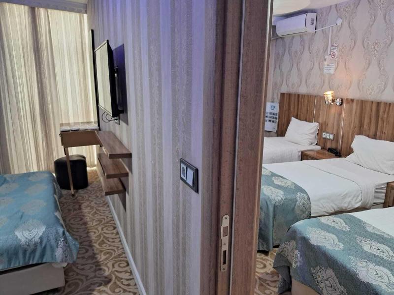 Crystall Hotel image