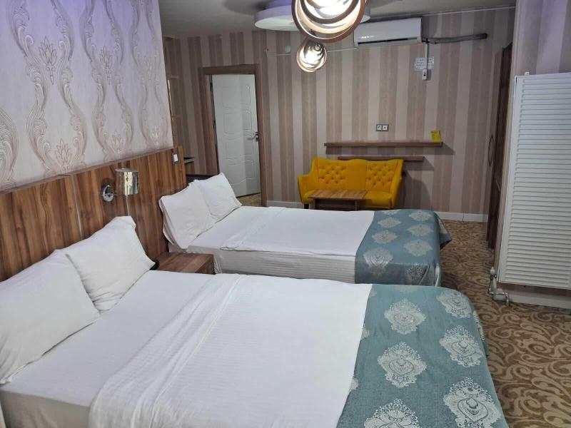 Crystall Hotel image