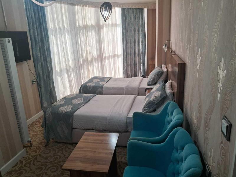 Crystall Hotel image