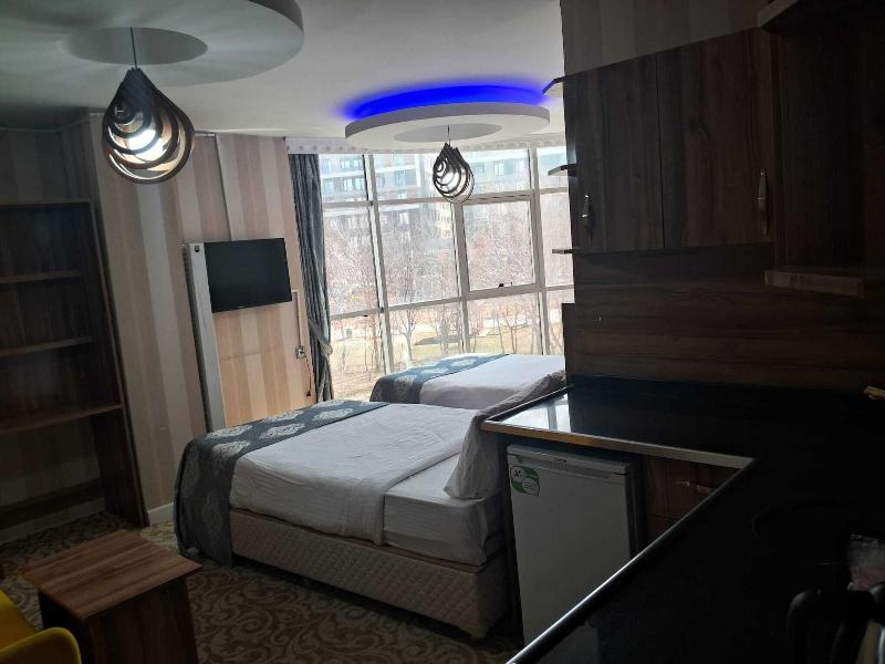 Crystall Hotel image