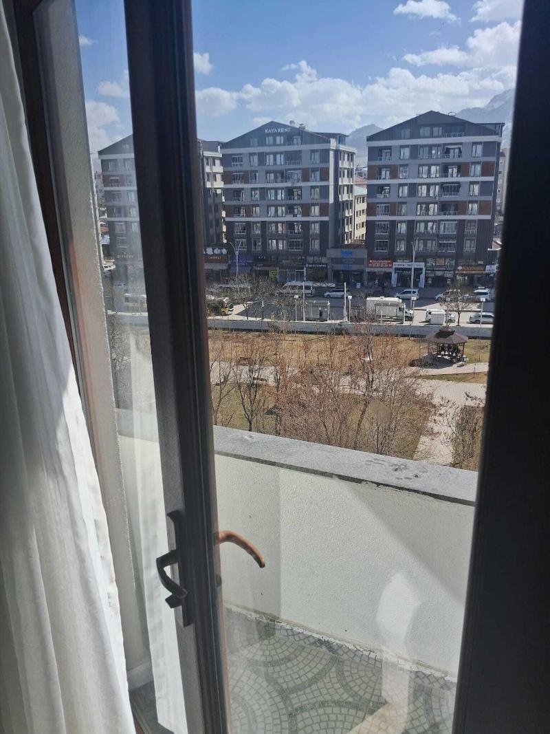 Crystall Hotel image
