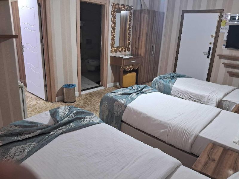 Crystall Hotel image