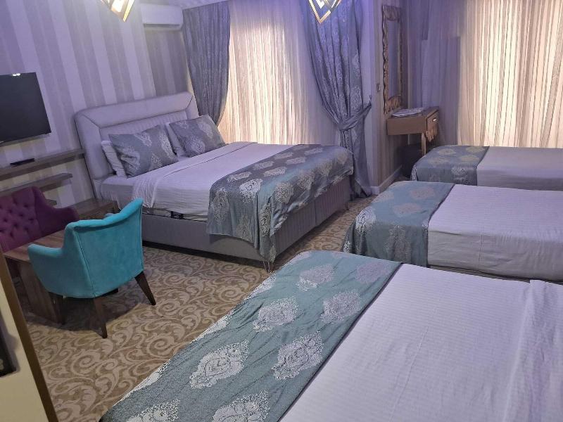 Crystall Hotel image