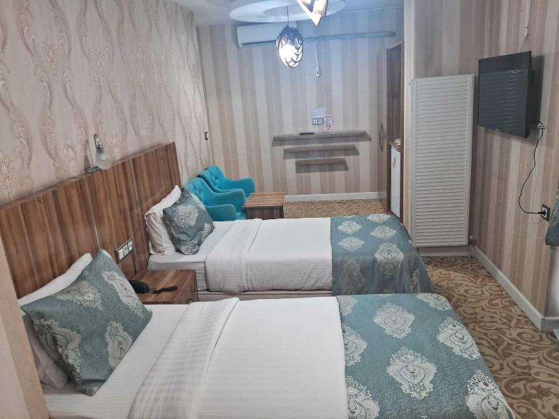 Crystall Hotel image