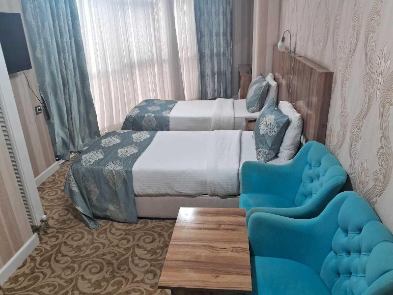 Crystall Hotel image