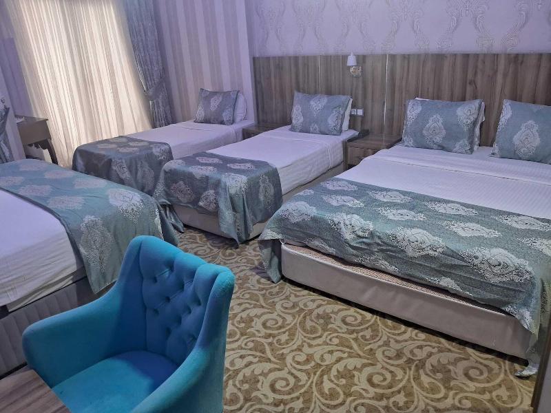 Crystall Hotel image