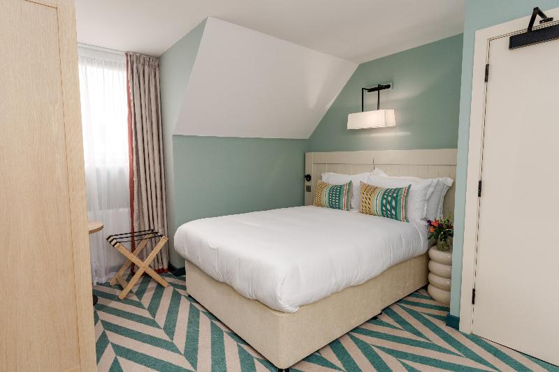 The Relais Cooden Beac 3