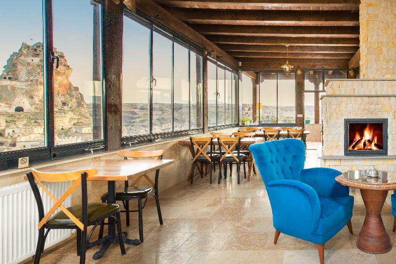 Megaron Cave Hotel — restaurant