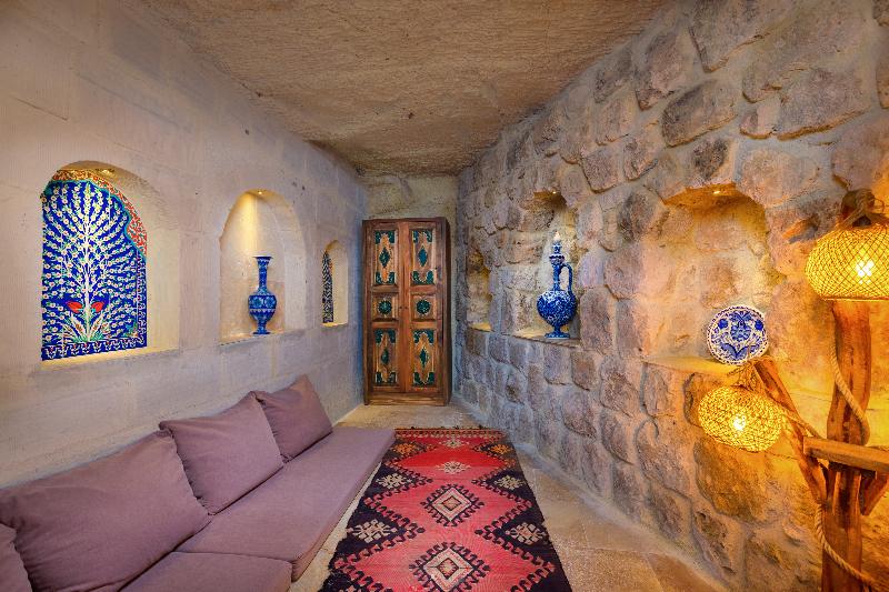 Megaron Cave Hotel image