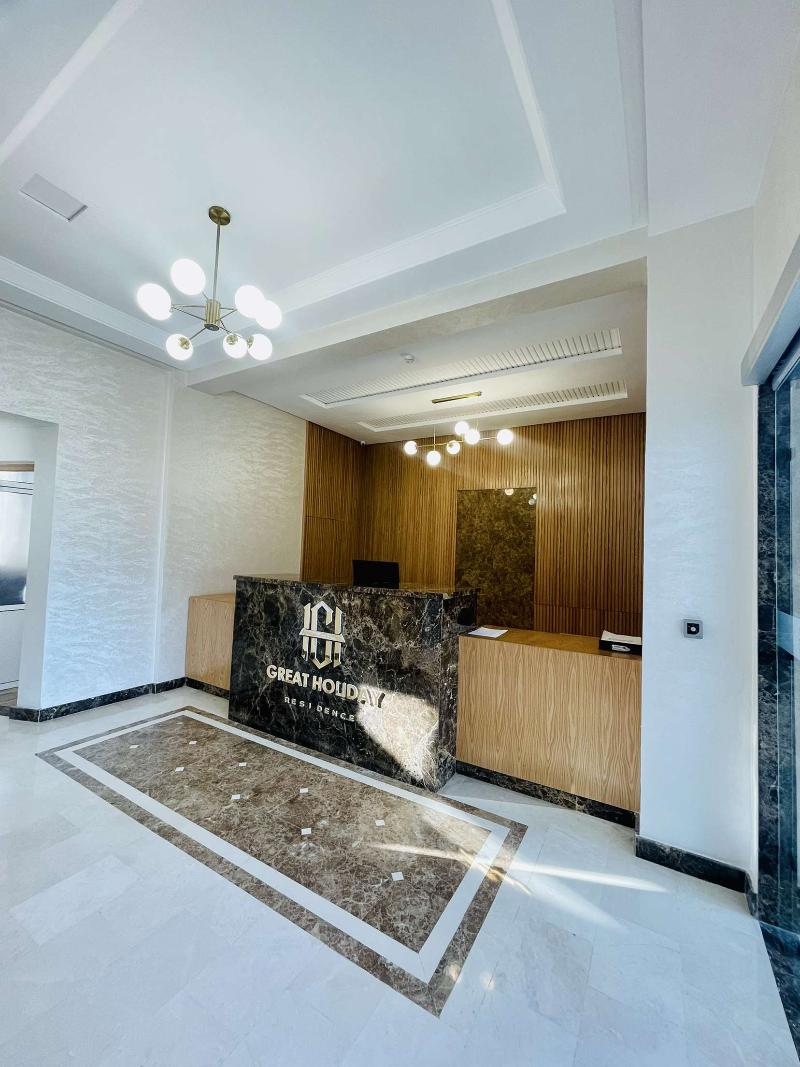 Lobby & Reception