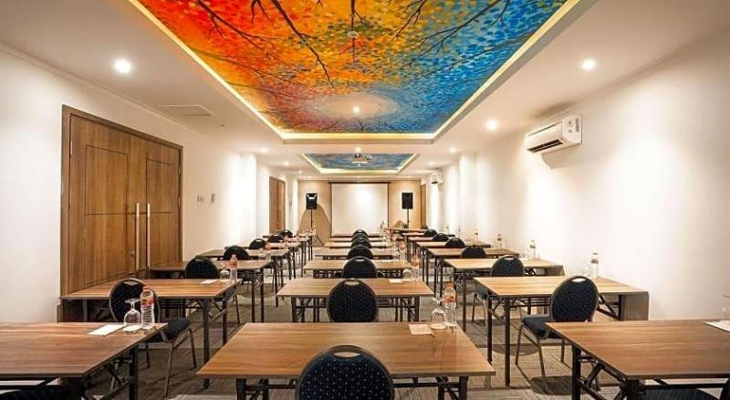 Kaloka Airport Hotel image