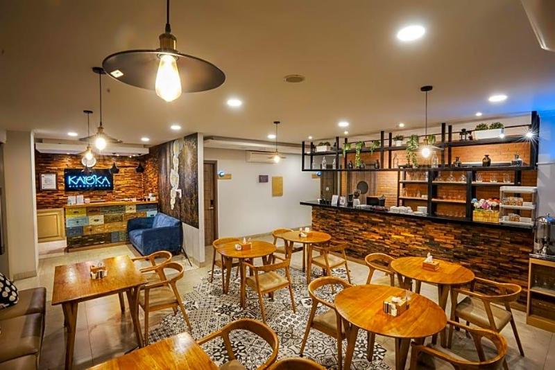 Kaloka Airport Hotel image