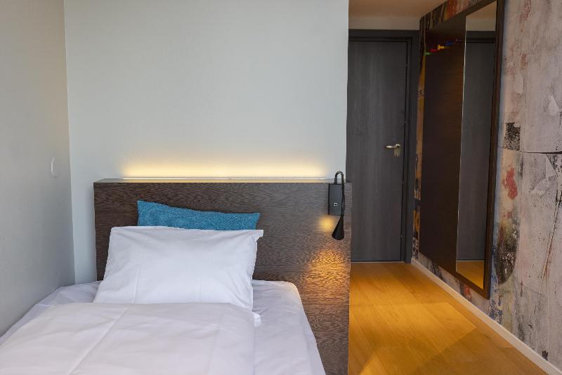 Hilton Garden Inn Jiaxing Xiuzhou image