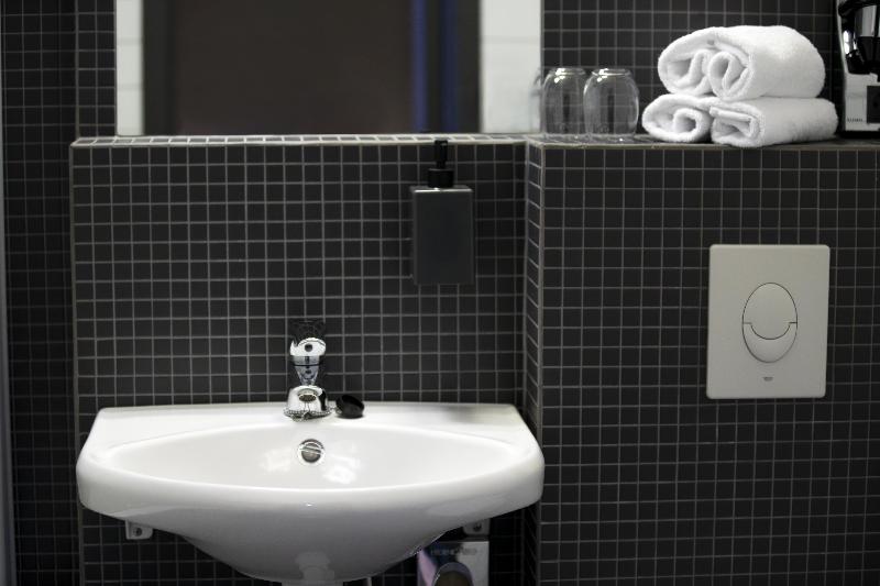 Hilton Garden Inn Jiaxing Xiuzhou image