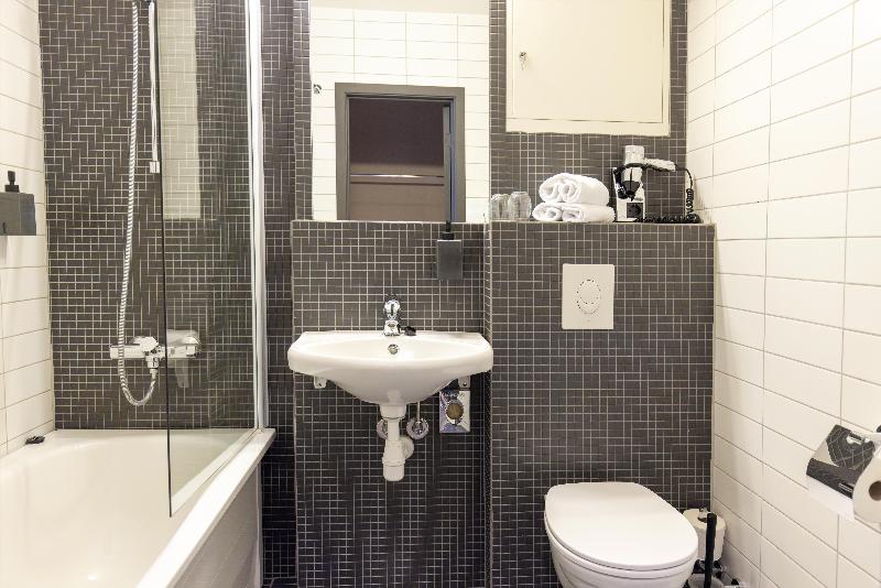 Hilton Garden Inn Jiaxing Xiuzhou image