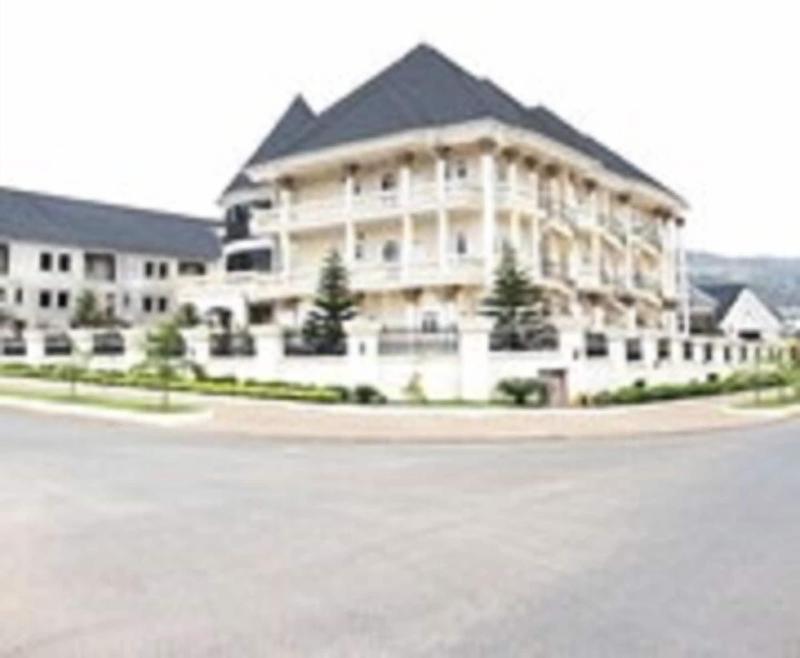 Edmudian Court Luxury Apartments image