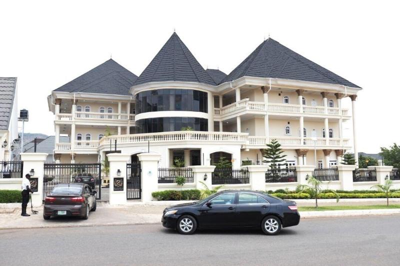 Edmudian Court Luxury Apartments image