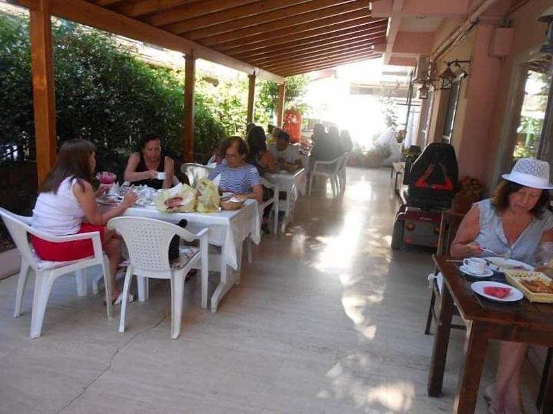 Ayhan Otel image