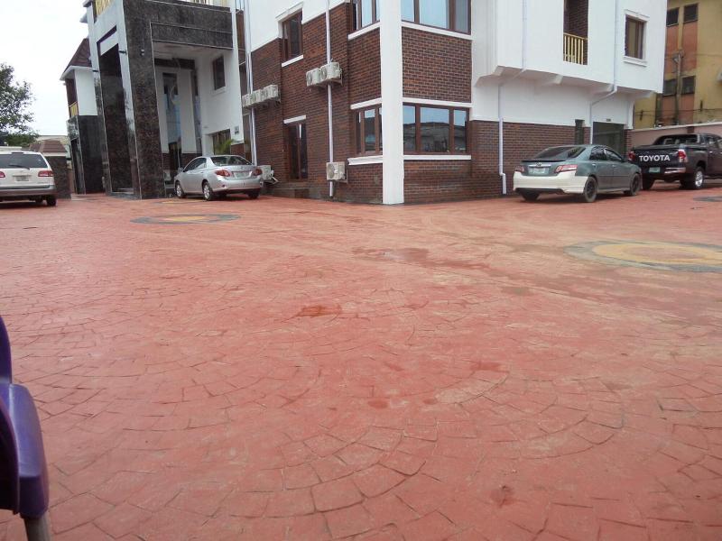 White Court View Hotel image