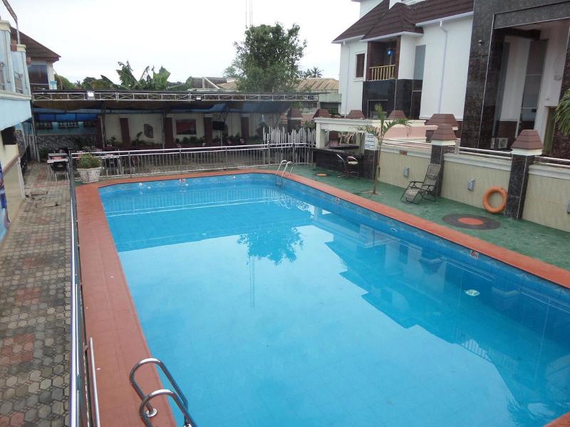 White Court View Hotel image
