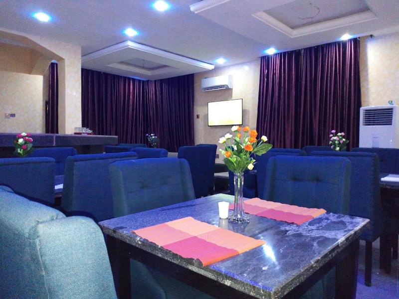 White Court View Hotel image