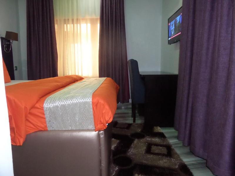 White Court View Hotel image