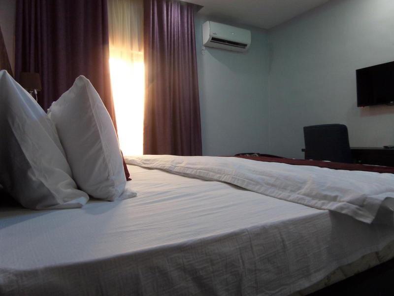 White Court View Hotel image