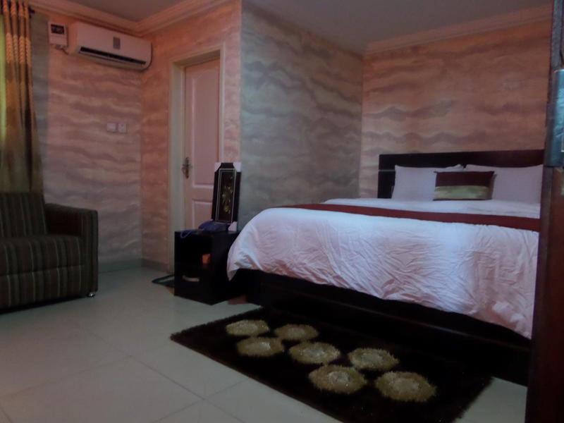 White Court View Hotel image
