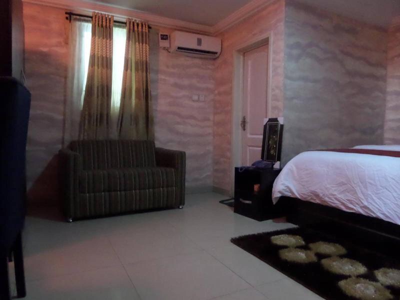 White Court View Hotel image