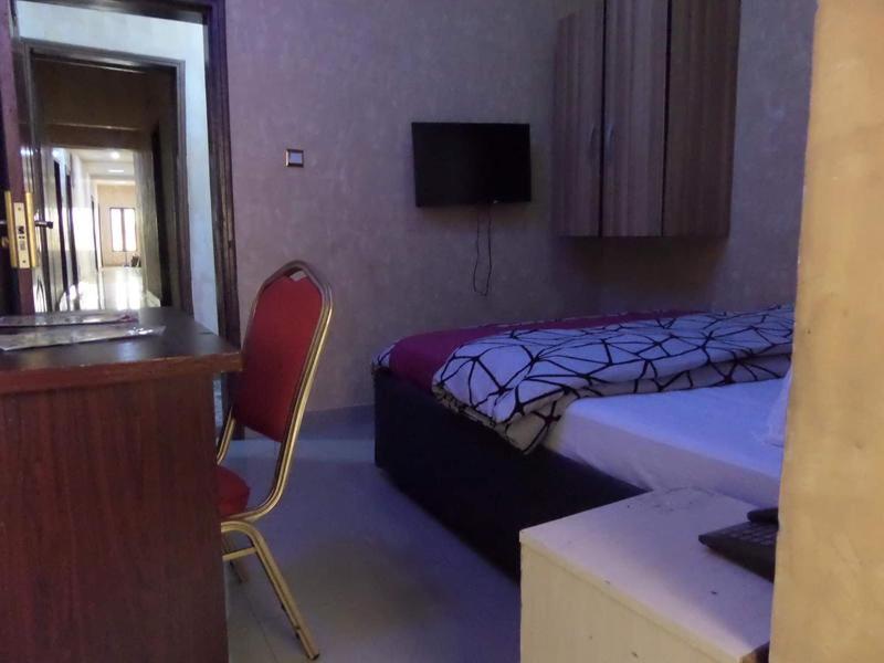 White Court View Hotel image