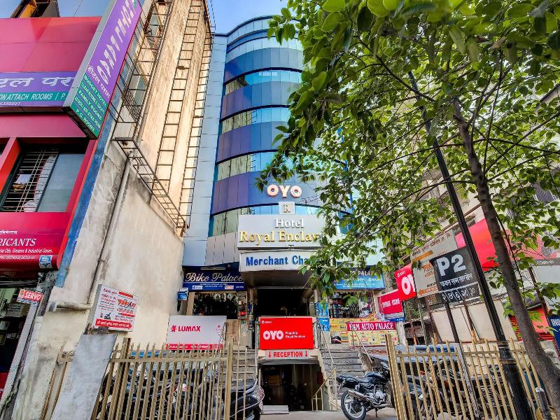 Hotel Royal Enclave Nana Peth image