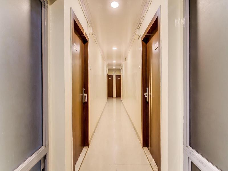 Hotel Royal Enclave Nana Peth image